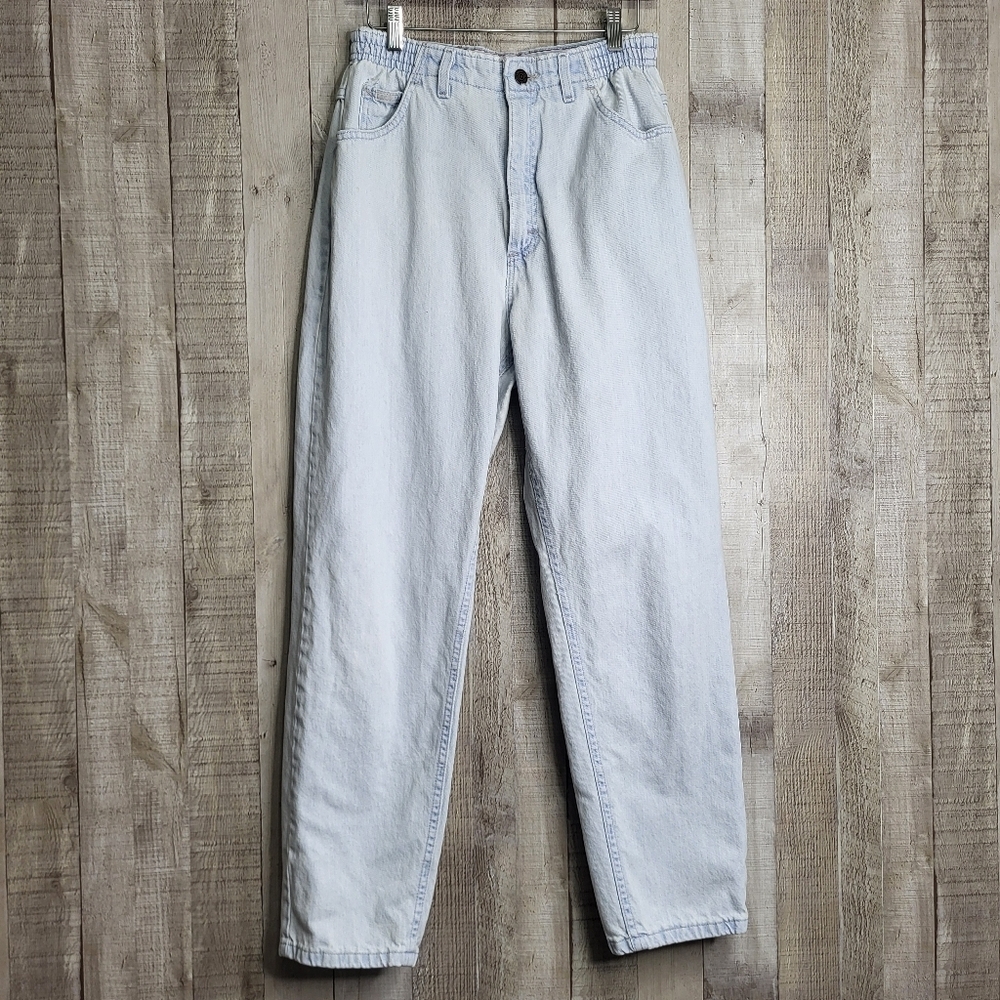 Vintage LEE high Rise Jeans. Light Blue. 29" Waist.